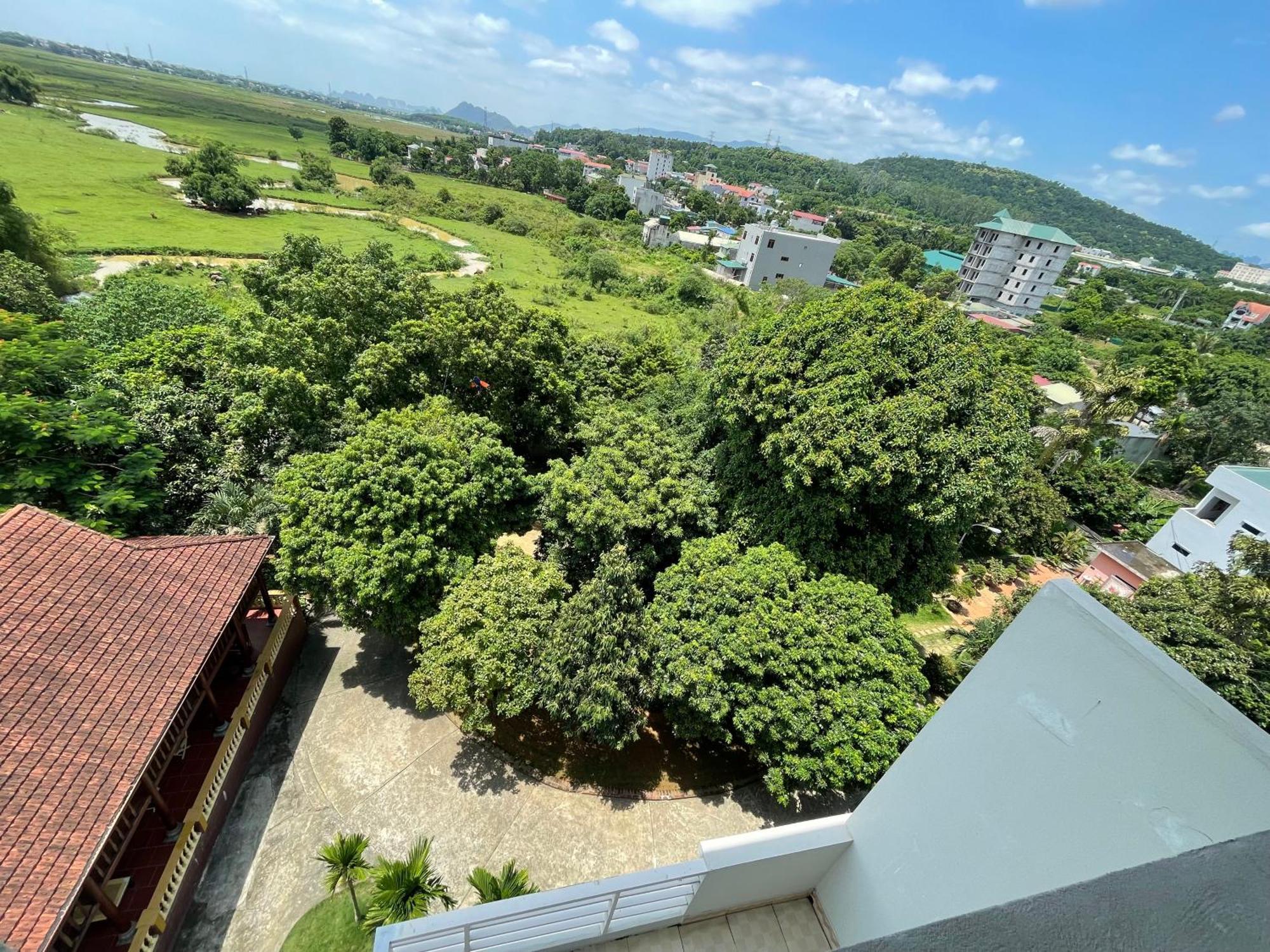 Thien Binh Hotel Hòa Bình エクステリア 写真